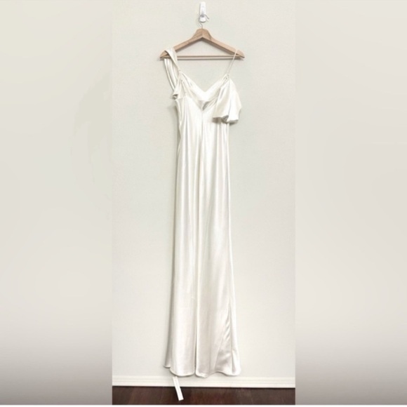 NWT Reformation Ronda One ShoulderAsymmetrical Neckline Silk Dress Ivory Sz 8 - Picture 6 of 16